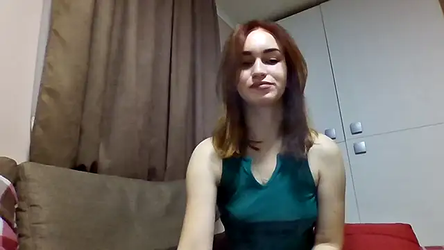 Snapshot of Requellia chatting on October 15, 7:25 pm Requellia online show from October 15, 7:25 pm