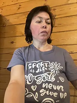 Snapshot of Kiravix chatting on February 6, 8:56 pm Kiravix online show from February 6, 8:56 pm