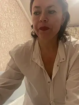 Snapshot of Kiravix chatting on February 27, 8:42 pm Kiravix online show from February 27, 8:42 pm