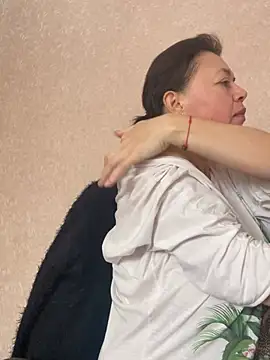 Snapshot of Kiravix chatting on March 10, 7:35 am Kiravix online show from March 10, 7:35 am