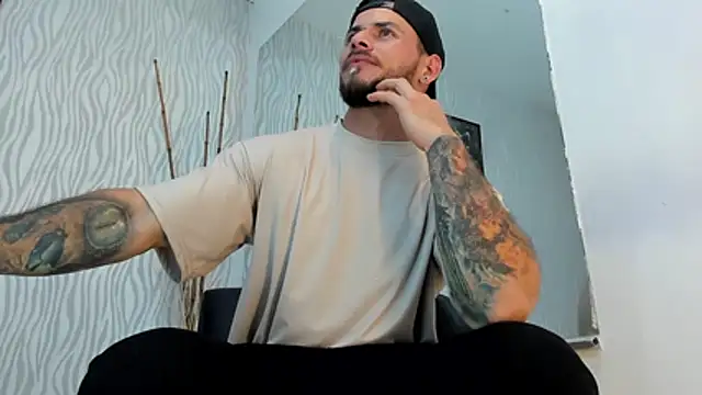 Snapshot of dylan_jacobx chatting on April 30, 9:19 pm dylan jacobx online show from April 30, 9:19 pm