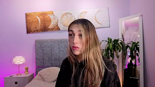 antonellastar24  online show from April 1, 8:06 pm