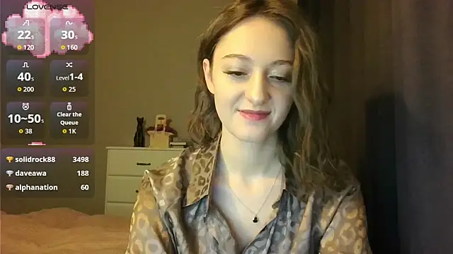 white liillyy online show from December 17, 10:05 pm