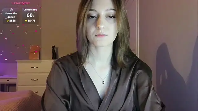 white liillyy online show from April 7, 9:37 pm