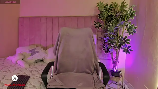 Mia mtnz02 online show from January 14, 2:50 am