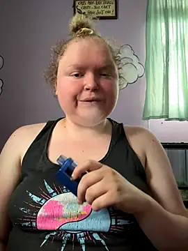 Snapshot of KadiSparkle chatting on September 24, 3:37 pm KadiSparkle online show from September 24, 3:37 pm