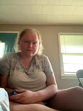 Snapshot of KadiSparkle chatting on September 30, 9:42 pm KadiSparkle online show from September 30, 9:42 pm