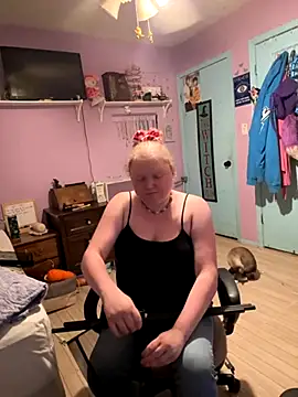 Snapshot of KadiSparkle chatting on November 4, 1:48 am KadiSparkle online show from November 4, 1:48 am