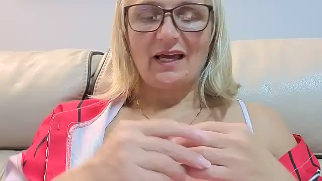 Velvet-Secrets online show from September 27, 9:09 pm