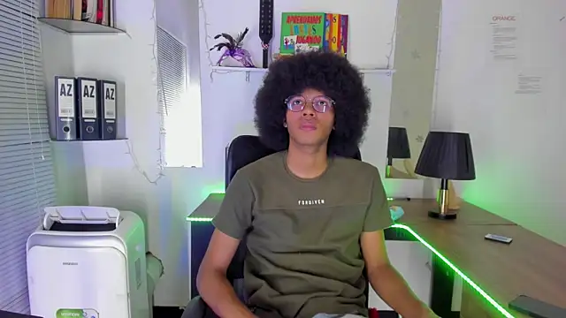 DEAMOL online show from November 7, 6:30 pm