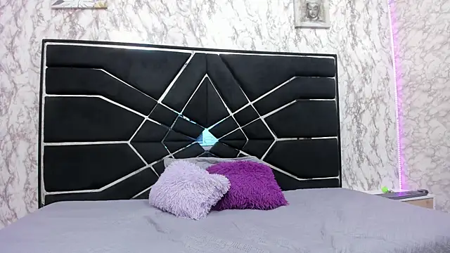 WILD FIREE  online show from November 15, 8:38 pm