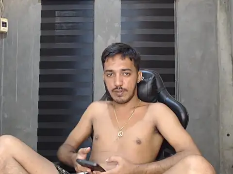 Snapshot of RowyCam chatting on September 13, 9:31 am RowyCam online show from September 13, 9:31 am