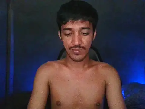 Snapshot of RowyCam chatting on October 28, 3:36 pm RowyCam online show from October 28, 3:36 pm