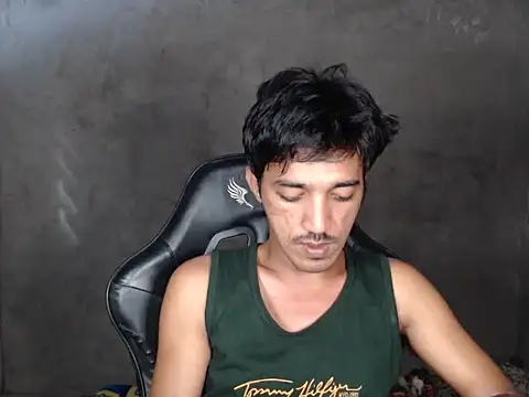 RowyCam online show from November 23, 6:35 am