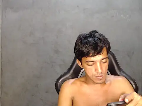 RowyCam online show from December 1, 8:08 am