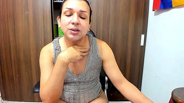 Snapshot of miss_bigcockts chatting on February 16, 9:38 am miss bigcockts online show from February 16, 9:38 am