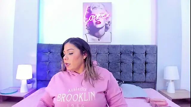 isabella horney  online show from November 28, 6:43 pm