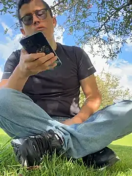 Kurtxxx22 online show from May 6, 8:25 pm