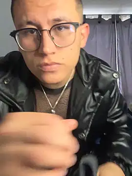 Kurtxxx22 online show from May 10, 9:31 pm