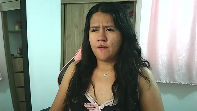 Oliviawatson1 online show from November 15, 1:51 pm