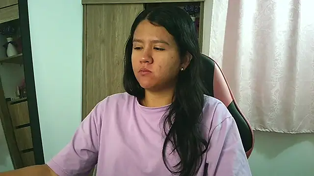 Oliviawatson1 online show from November 25, 12:49 pm