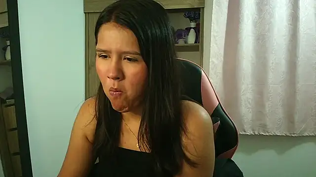 Oliviawatson1 online show from January 11, 12:54 pm