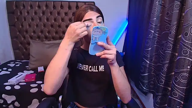 lailahdark online show from April 8, 9:59 pm