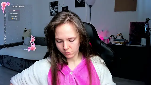 Snapshot of cute_little_ass chatting on February 26, 8:24 am cute little ass online show from February 26, 8:24 am