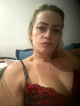 Snapshot of Alerquinasc chatting on January 6, 2:04 am Alerquinasc online show from January 6, 2:04 am