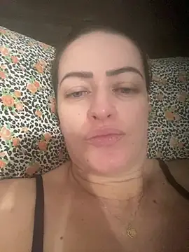 Snapshot of Alerquinasc chatting on February 8, 10:24 pm Alerquinasc online show from February 8, 10:24 pm