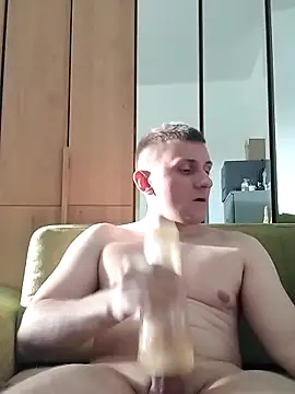 paulh22 online show from December 18, 11:27 am