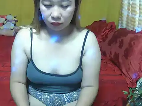 Strawberryyou online show from November 18, 10:25 pm