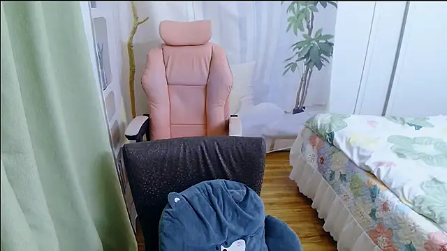 Winnie-01 online show from April 24, 1:41 am