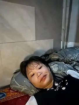 LinhNa999 online show from March 17, 2:05 am