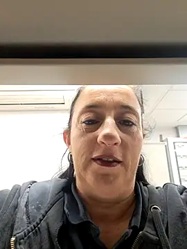 Snapshot of monella821 chatting on December 4, 4:27 pm monella821 online show from December 4, 4:27 pm