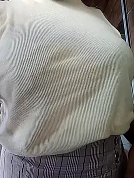 Snapshot of Manugata085 chatting on April 10, 11:48 am Manugata085 online show from April 10, 11:48 am