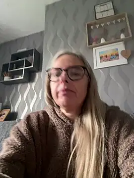 Anastasia-BlondeXX online show from January 14, 10:43 am