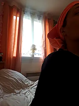 Snapshot of Mila_Luciphya chatting on February 7, 9:57 am Mila Luciphya online show from February 7, 9:57 am