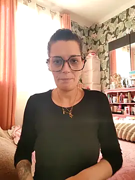 Snapshot of Mila_Luciphya chatting on April 3, 8:34 am Mila Luciphya online show from April 3, 8:34 am