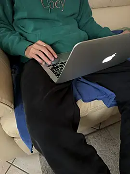 Manu97k online show from October 29, 9:11 am