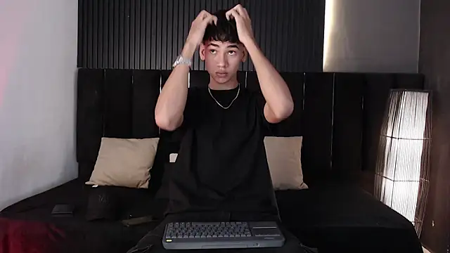 Dominic ghost online show from November 30, 9:30 pm