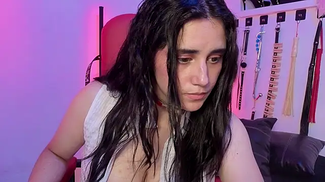 elowen halley1 online show from March 1, 7:49 pm