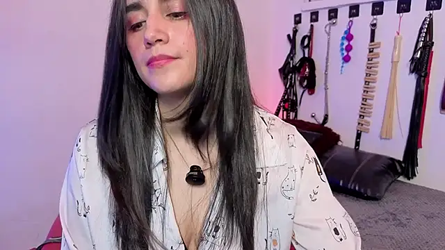 elowen halley1 online show from April 13, 5:51 pm