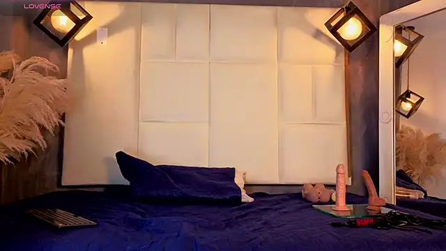 Liam forest  online show from December 17, 5:02 am