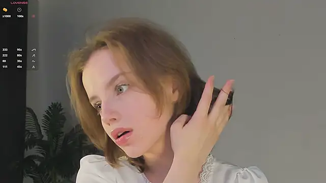 Snapshot of GabiMeshuggah chatting on February 21, 9:27 pm GabiMeshuggah online show from February 21, 9:27 pm