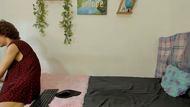 Snapshot of Peterfrost19 chatting on September 19, 3:45 pm Peterfrost19 online show from September 19, 3:45 pm