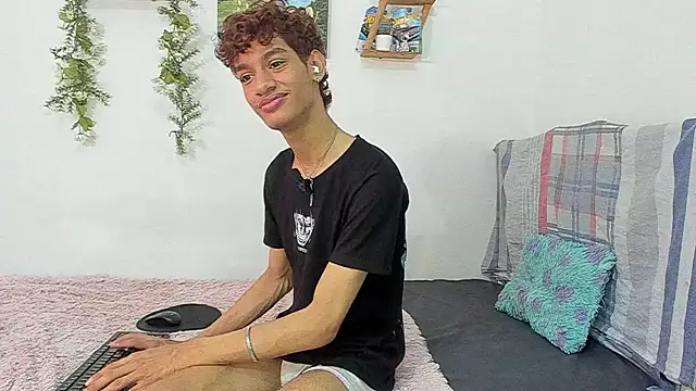 Snapshot of Peterfrost19 chatting on November 7, 3:23 pm Peterfrost19 online show from November 7, 3:23 pm