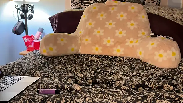 Snapshot of onlysunidreamss chatting on October 16, 1:17 am onlysunidreamss online show from October 16, 1:17 am