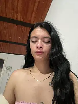 LiaCollings online show from March 6, 11:50 am