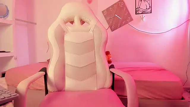 Valy hot online show from October 3, 2:58 pm